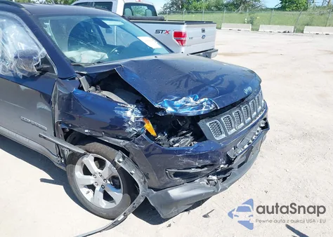 2018 Jeep Compass Latitude 4X4 из США, поврежденный, VIN 3C4NJDBB1JT321011